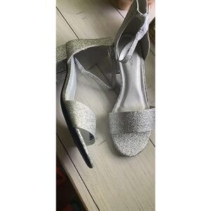 "Nautica Yona/Silver Glitter Women's Sandals, Size 7.5"